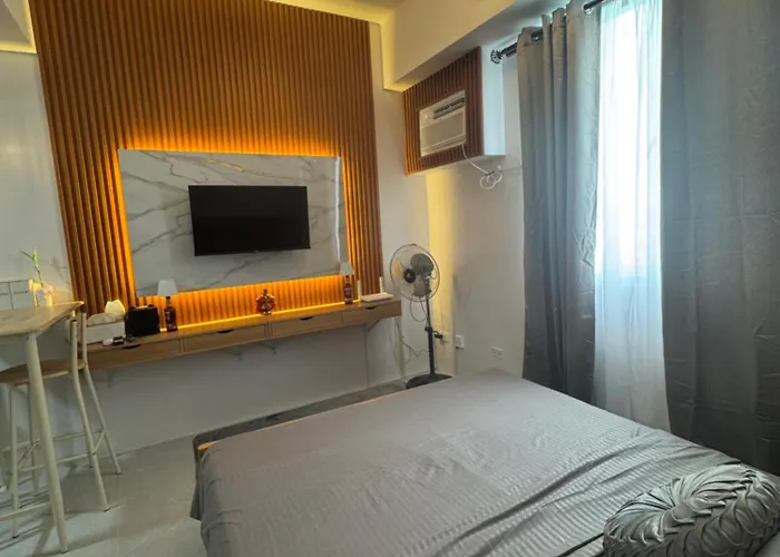 Staycation Hub *